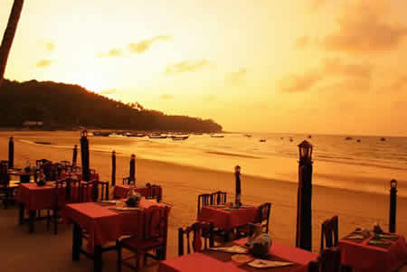 beach dining bang tao beach