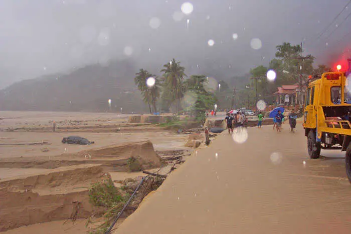 Kalim Beach Storm 2004